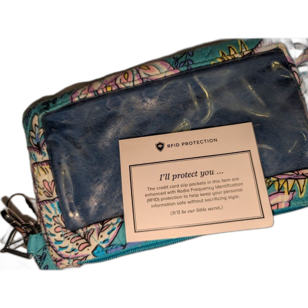 vera Bradley RDIF pouch